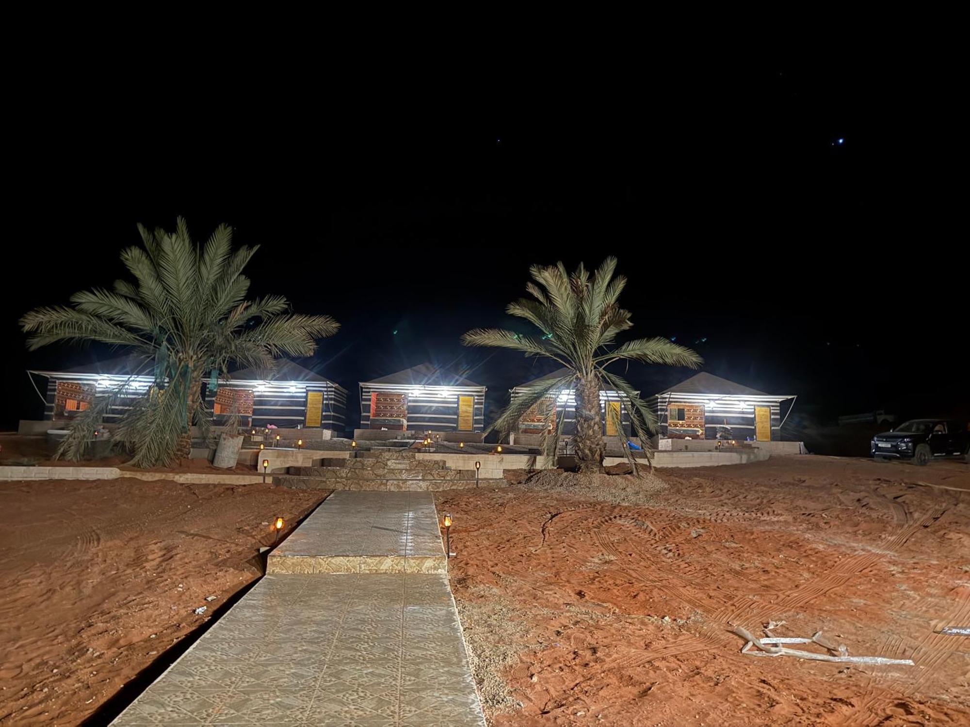 Falling Stars Camp Wadi Rum Exterior foto